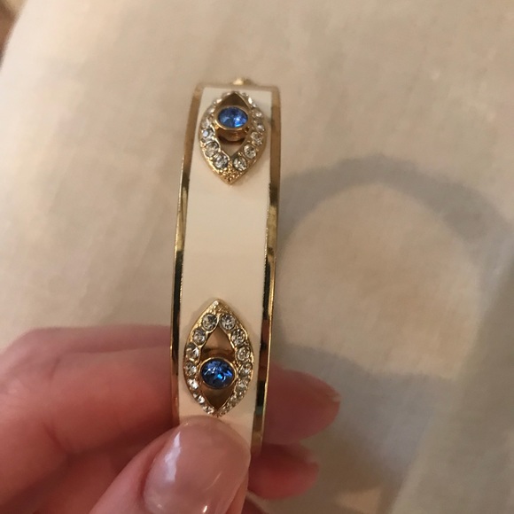 Eye bracelet with magnetic closure - Picture 2 of 2